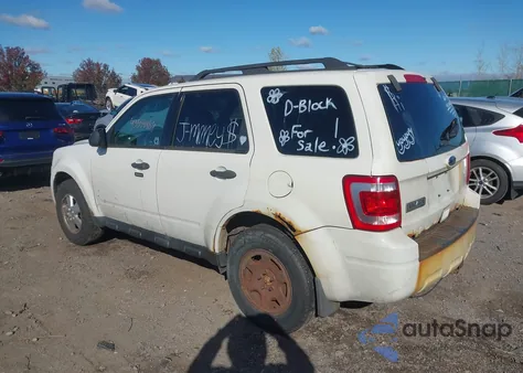 2011 Ford Escape Xlt Automatic z USA, uszkodzony, nr VIN 1FMCU9DG7BKB68752